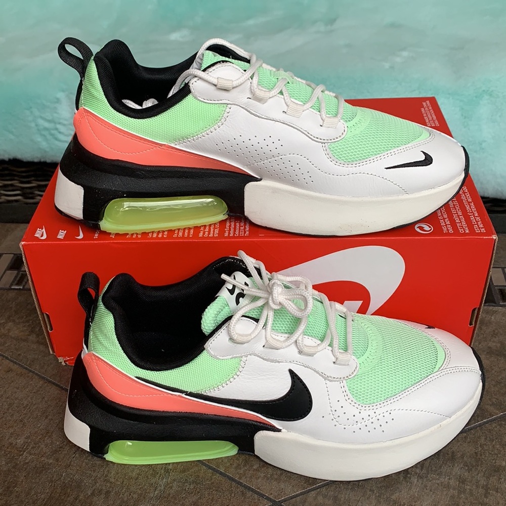 NIKE WMNS AIR MAX VERONA - Picture 4 of 16
